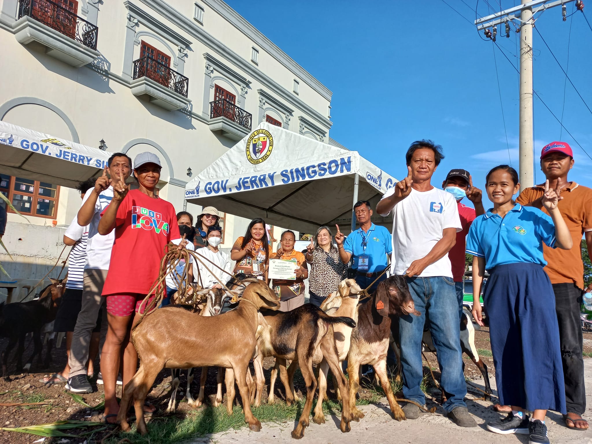 DA- NUPAP distributes half a million worth of projects in Ilocos Sur